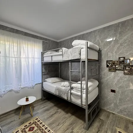 Hostel Leon *